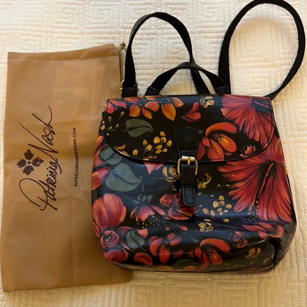 PATRICIA NASH SM CONVERTIBLE BACK PACK